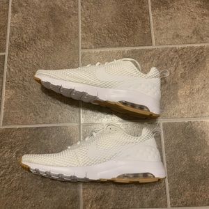 Nike Air Max Motion LW SE White / Gum
